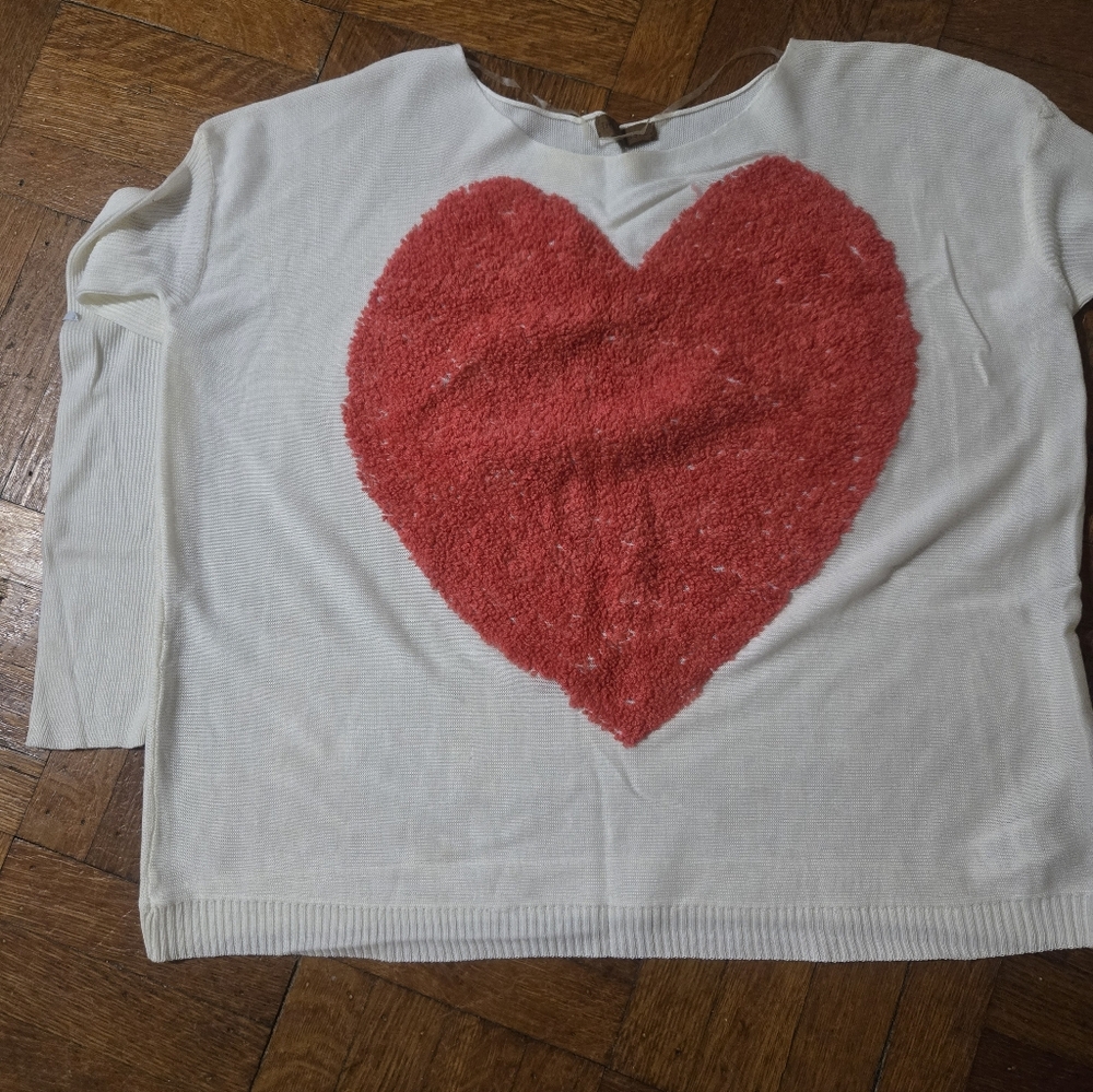 The Classic SWEATER W RED HEART One Size